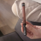 Swatch de Charlymodeuse : Everlasting Liquid Lipstick - Rouge à lèvres liquide, KAT VON D BEAUTY