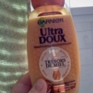 Swatch de Malsih : Après Shampoing Crème Riche Huile d'avocat et karité, Garnier