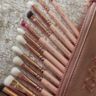 Swatch de Malsih : Rose Golden Luxury Set Vol.2 Set de pinceaux Visage et Yeux, Zoeva