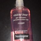 Swatch de Malsih : Gel Nettoyant Pamplemousse Rose Visibly Clear, Neutrogena