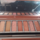 Swatch de Yoyo17 : Naked Heat Palette de fards à paupières, Urban Decay