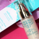 Swatch de July In The Sky : Soin Quotidien Fluide, Andishée