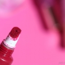 Swatch de July In The Sky : Melted - Rouge à lèvres liquéfié longue tenue, Too Faced