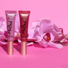 Swatch de July In The Sky : Melted - Rouge à lèvres liquéfié longue tenue, Too Faced