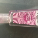 Swatch de mkxnoemie : Gel mains nettoyant, Merci Handy