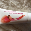 Swatch de mkxnoemie : Lait parfumée pour le corps, Kenzo
