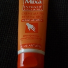 Swatch de 2filou7 : Crème mains réparatrices (mains abimées), Mixa