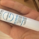 Swatch de Fleur__04 : Baume à lèvres Atoderm, Bioderma