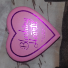 Swatch de Elsa.D : I Heart Makeup Blushing Hearts, Makeup Revolution