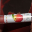 Swatch de Irinly : Baume à lèvre bio pêche, Aroma-Zone