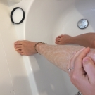 Swatch de AXELLE L : Gommage Corps Éclat, Absolution