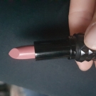 Swatch de Mel59 : Studded Kiss Lipstick - Rouge à lèvres, Kat Von D