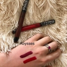 Swatch de Abysses : Everlasting Liquid Lipstick - Rouge à lèvres liquide, KAT VON D BEAUTY