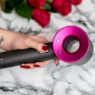 Swatch de Blissfully Yours : Sèche-Cheveux Dyson Supersonic™, Dyson