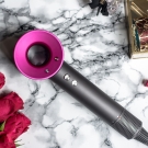 Swatch de Blissfully Yours : Sèche-Cheveux Dyson Supersonic™, Dyson