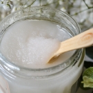 Swatch de Blissfully Yours : Gommage aux sels de la Mer Morte, Sabon