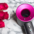 Swatch de Blissfully Yours : Sèche-Cheveux Dyson Supersonic™, Dyson
