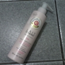 Swatch de chatte : Lait Fondant Corps Rose, Roger&Gallet