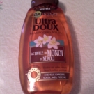 Swatch de chatte : Shampooing à l'huile de Monoi et Neroli, Garnier