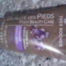 Swatch de chatte : Gommage Pieds Lisses, Yves Rocher