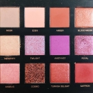 Swatch de Sarah - TousMesPetitsGestes : Desert Dusk Eyeshadow Palette - Palette de fards à paupières, Huda Beauty