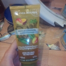 Swatch de Demo6 : Gel Douche Gommant Energisant Mangue Coriandre, Yves Rocher