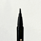 Swatch de Lola Happy Beauty Corner : Dagger Tattoo Liner, Kat Von D