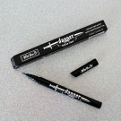 Swatch de Lola Happy Beauty Corner : Dagger Tattoo Liner, Kat Von D