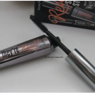 Swatch de jodanelle : They're Real! - Mascara volumateur et allongeant, Benefit Cosmetics