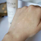 Swatch de Elora as Sweet as Honey : Lotion Lactée Apaisante, Patyka
