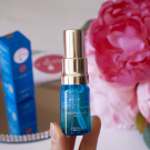 Swatch de Elora as Sweet as Honey : Sérum Acide Hyaluronique, V10 Plus