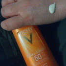 Swatch de sophie69400 : IDEAL SOLEIL - Eau de Protection Solaire Hâle Sublimé SPF 30, Vichy