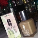 Swatch de Stef60180 : Superbalanced Makeup - Teint équilibre parfait, Clinique