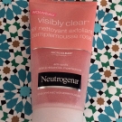 Swatch de Charlottetest0 : Gel Nettoyant Exfoliant Pamplemousse Rose, Neutrogena