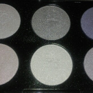 Swatch de Hikari : Glow & highlights palette, Action