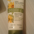 Swatch de Hikari : Beauté des mains crème sublimatrice 2 en 1 mains et ongles, Yves Rocher