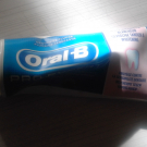 Swatch de Hikari : Dentifrice Oral-B Professional Dents Sensibles, Oral-B