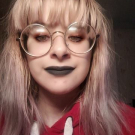 Swatch de Hikari : Everlasting Liquid Lipstick - Rouge à lèvres liquide, KAT VON D BEAUTY