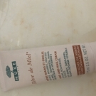 Swatch de Varduhi : Rêve de Miel - Crème mains et ongles -, Nuxe