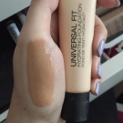 Swatch de Mzlle Valerie : UNIVERSAL FIT HYDRATING FOUNDATION, Kiko