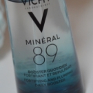 Swatch de Mzlle Valerie : Minéral 89 Booster Quotidien Fortifiant et Repulpant, Vichy