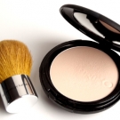 Swatch de Mzlle Valerie : Poudre compacte minérale, Kiko