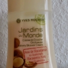 Swatch de Mzlle Valerie : Crème de Douche Onctueuse Noix de Macadamia du Guatemala - Jardins du Monde, Yves Rocher