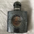 Swatch de Ju Lou : Black Opium Eau de parfum, Yves Saint Laurent