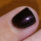 Swatch de Flo06 : La Petite Robe Noire - Le Vernis Délicieusement Brillant, Guerlain