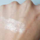 Swatch de rosalita : Watt's Up, Benefit Cosmetics