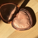 Swatch de Victorialtn : Love Light - Enlumineur, Too Faced