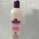 Swatch de Gé DANDOIT : Shampoo - Miracle Shine, Aussie
