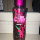 Swatch de lucie.nht : Jasmine Noir, Victoria's secret