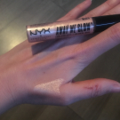 Swatch de AZEBEIR : Away We Glow - Illuminateur de Teint Liquide, NYX